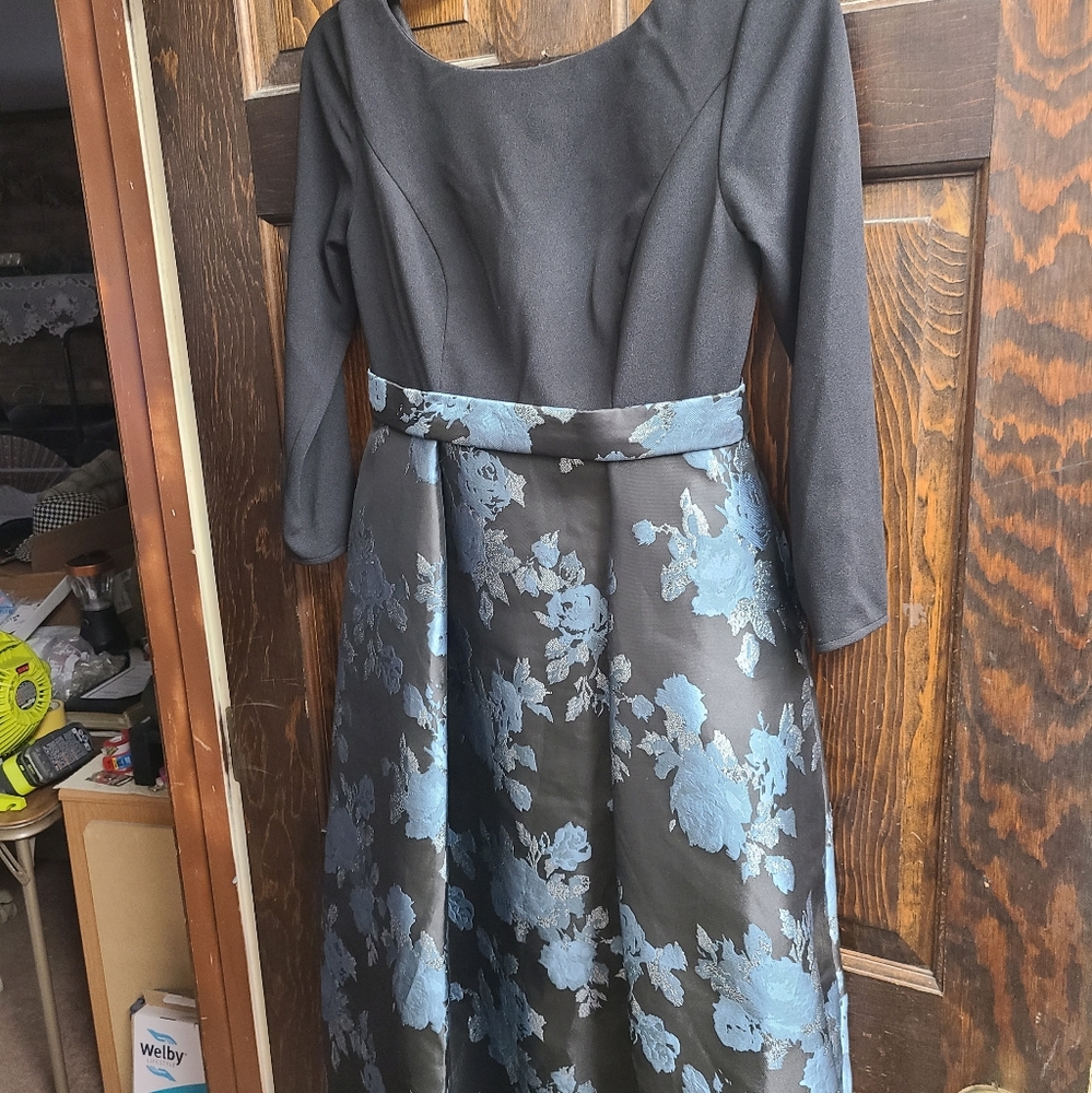 Oleg Cassini Size 2, Formal, Prom, Mother of Bride Dress